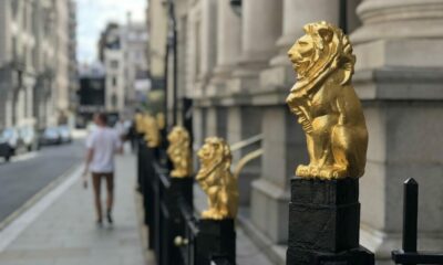 英国のFCA議長は、ステーブルコインと投機的トークンに対する規制の焦点を「狭める」ことを推奨しています