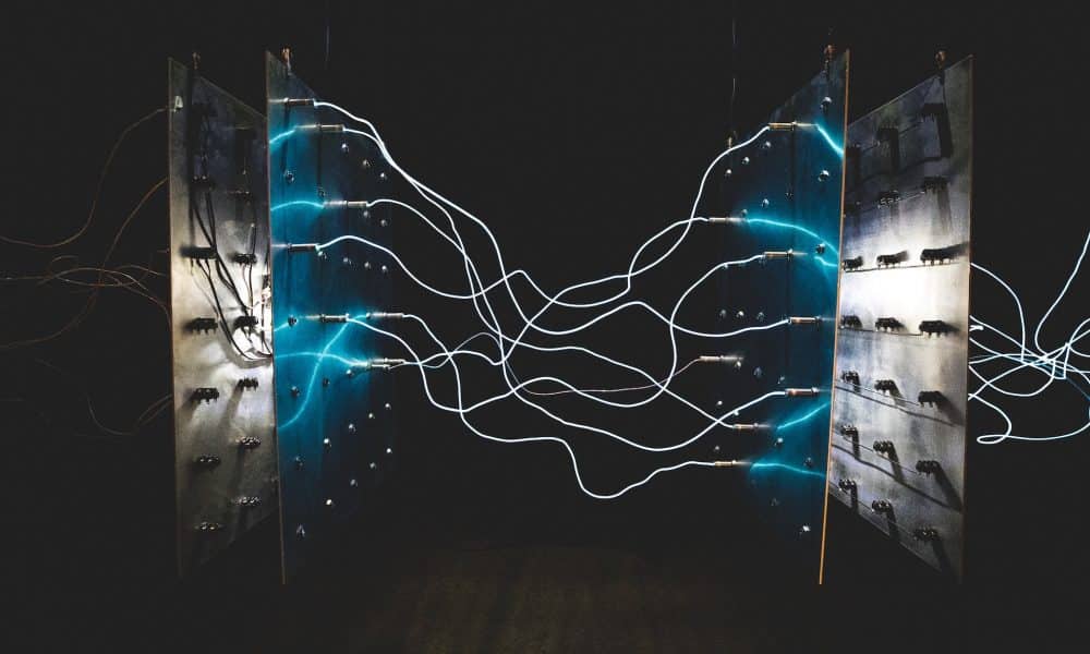 ブリティッシュ コロンビア州は、仮想通貨マイニングのための新しい電力接続を一時停止します
